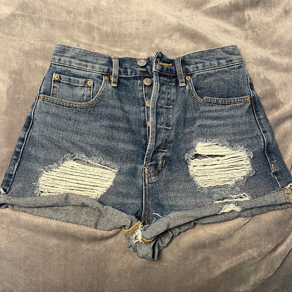 Pacsun ripped jean shorts, size 26